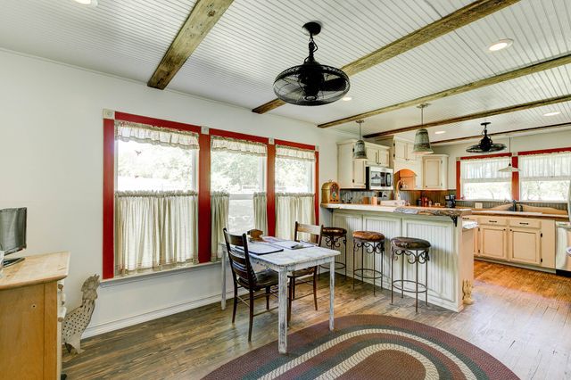 1301 Zion Hill Loop, Weatherford, TX 76088