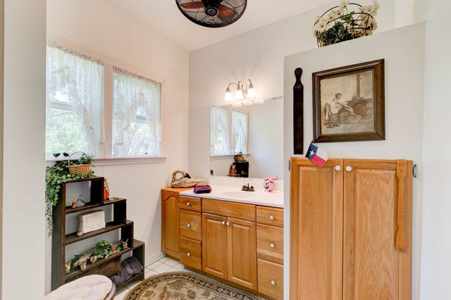 1301 Zion Hill Loop, Weatherford, TX 76088