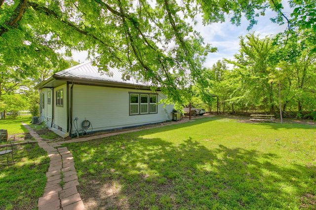 1301 Zion Hill Loop, Weatherford, TX 76088