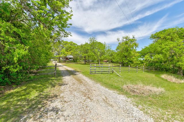 1301 Zion Hill Loop, Weatherford, TX 76088