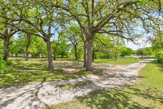 1301 Zion Hill Loop, Weatherford, TX 76088