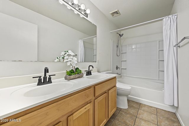 1750 E RENEGADE Trail, San Tan Valley, AZ 85143