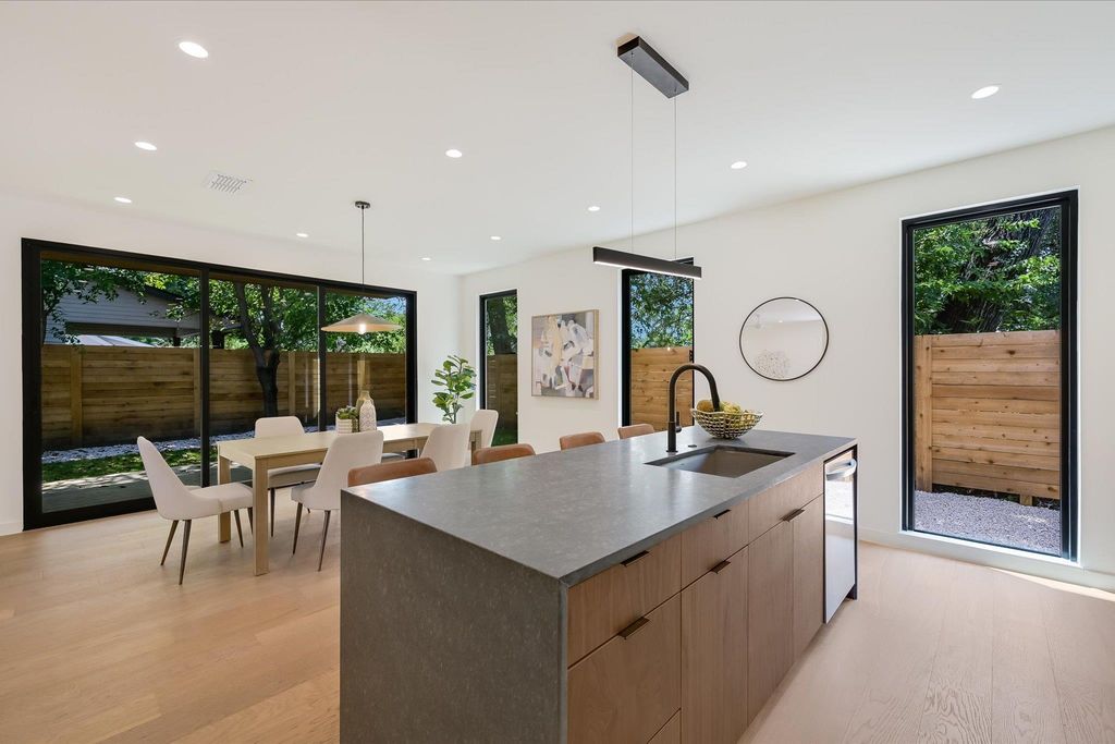 2705 Francisco ST B, Austin, TX 78702