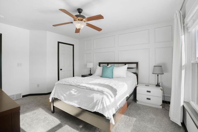 4607 Loren Drive, Cedar Falls, IA 50613