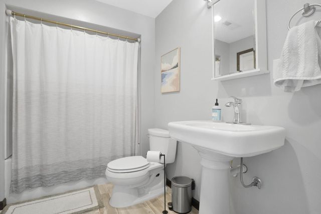 4607 Loren Drive, Cedar Falls, IA 50613