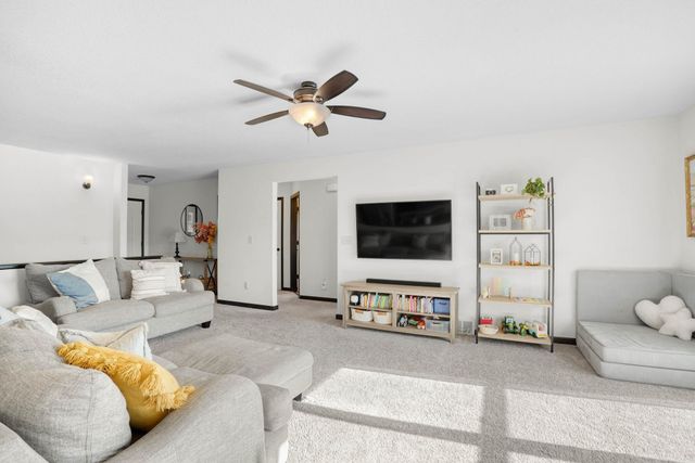 4607 Loren Drive, Cedar Falls, IA 50613