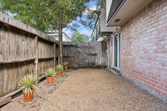 12633 Memorial Drive 141, Houston, TX 77024