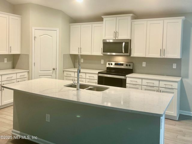70305 WINDING RIVER Drive, Yulee, FL 32097