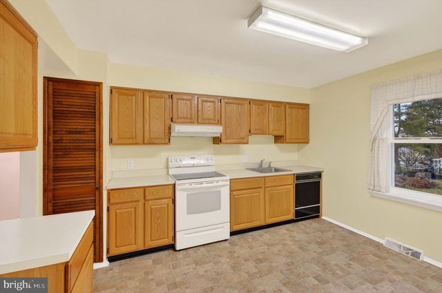 28 COCHISE LN, Royersford, PA 19468