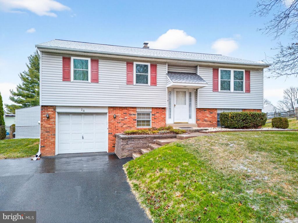 28 COCHISE LN, Royersford, PA 19468
