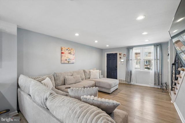1322 EDGEHILL RD, Darby, PA 19023
