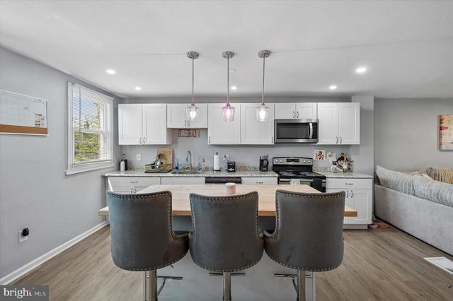 1322 EDGEHILL RD, Darby, PA 19023