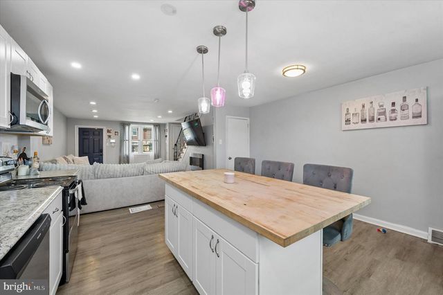 1322 EDGEHILL RD, Darby, PA 19023