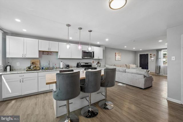 1322 EDGEHILL RD, Darby, PA 19023