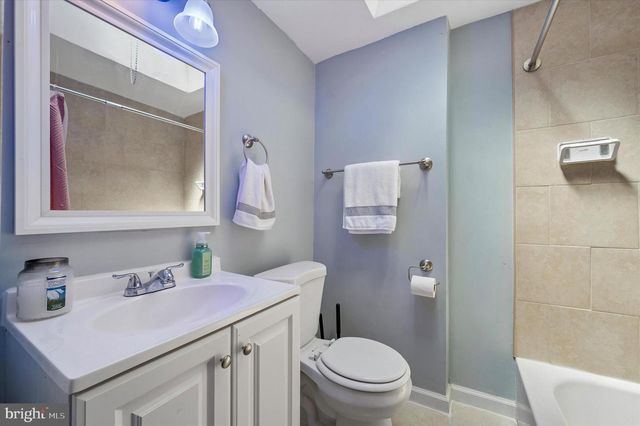 1322 EDGEHILL RD, Darby, PA 19023