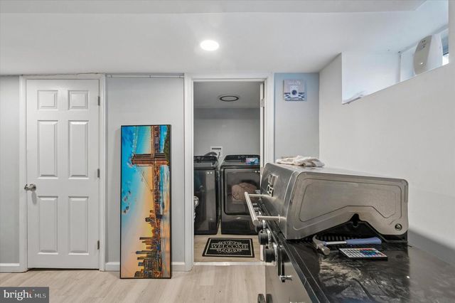1322 EDGEHILL RD, Darby, PA 19023