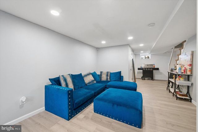 1322 EDGEHILL RD, Darby, PA 19023