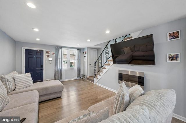 1322 EDGEHILL RD, Darby, PA 19023