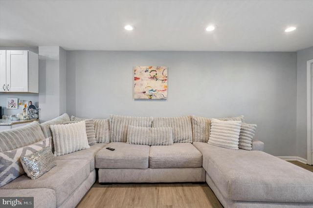 1322 EDGEHILL RD, Darby, PA 19023