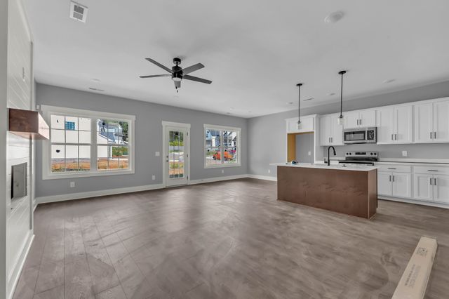 3016 Timberdale Dr, Clarksville, TN 37042