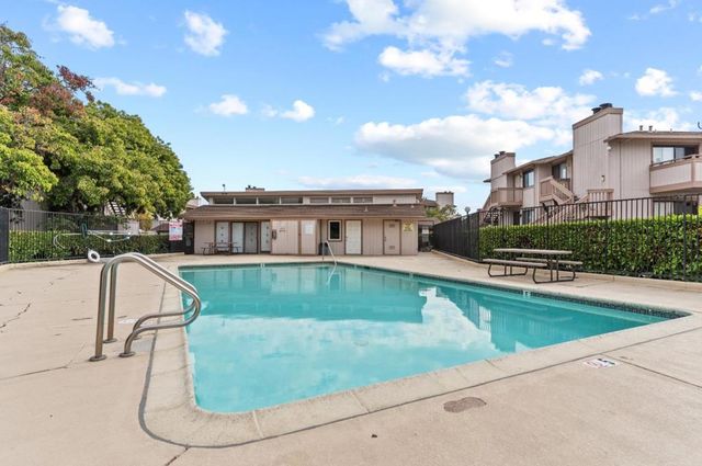 25192 Copa Del Oro Drive 104, Hayward, CA 94545