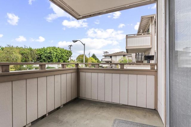 25192 Copa Del Oro Drive 104, Hayward, CA 94545