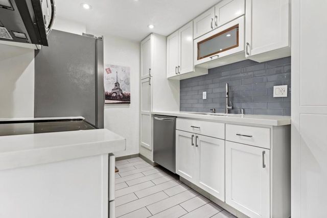 25192 Copa Del Oro Drive 104, Hayward, CA 94545