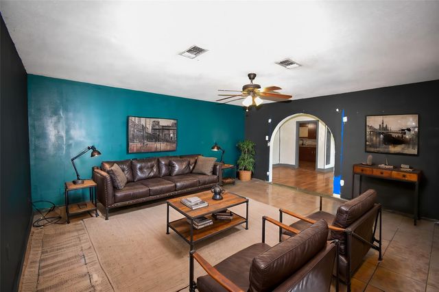 1511 S High Street, Brady, TX 76825