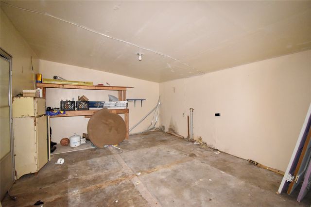 1511 S High Street, Brady, TX 76825