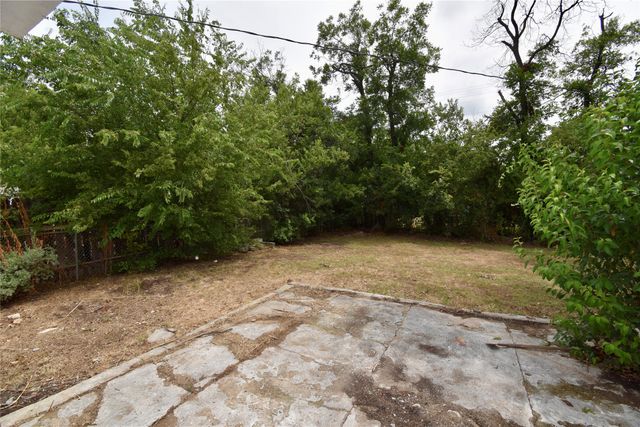 1511 S High Street, Brady, TX 76825