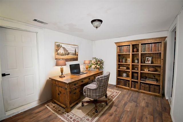 1511 S High Street, Brady, TX 76825