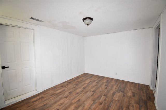 1511 S High Street, Brady, TX 76825