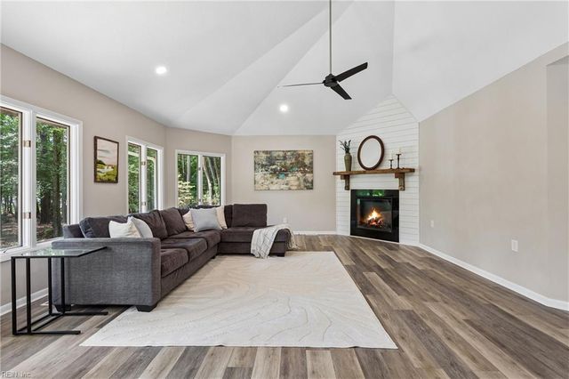 12210 Waterview TRL, Carrollton, VA 23314
