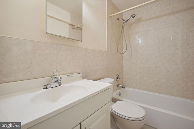 8266 AMITY CIR, Gaithersburg, MD 20877