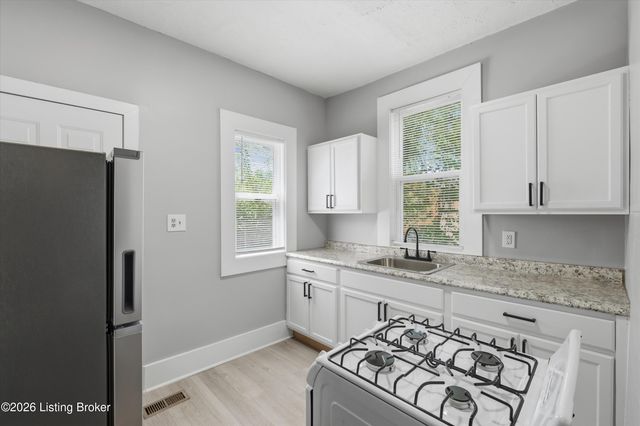 4206 W Market St, Louisville, KY 40212