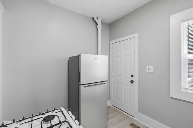 4206 W Market St, Louisville, KY 40212