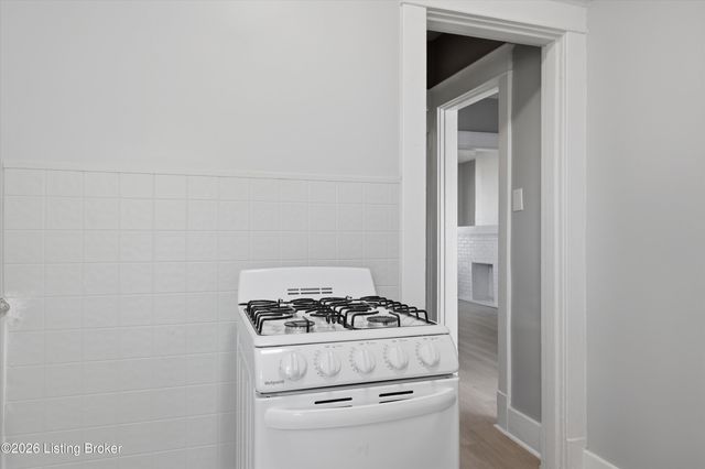 4206 W Market St, Louisville, KY 40212