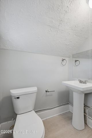 4206 W Market St, Louisville, KY 40212