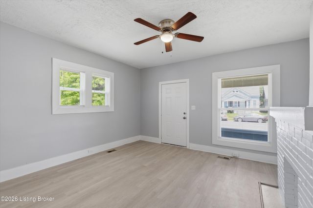 4206 W Market St, Louisville, KY 40212