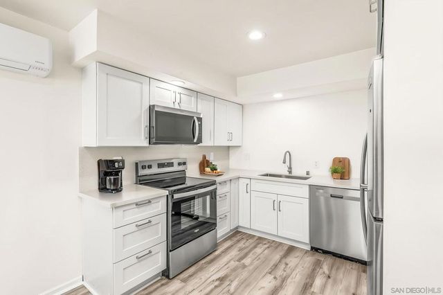 1245 Van Nuys St, San Diego, CA 92109