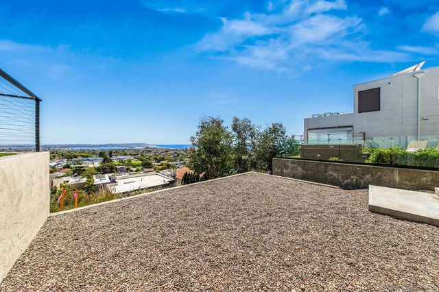 1245 Van Nuys St, San Diego, CA 92109