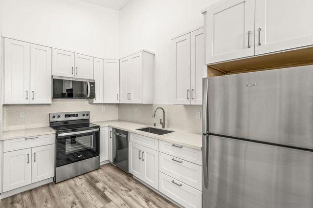1245 Van Nuys St, San Diego, CA 92109