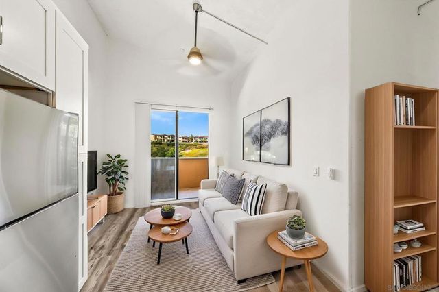 1245 Van Nuys St, San Diego, CA 92109