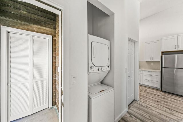 1245 Van Nuys St, San Diego, CA 92109