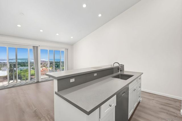 1245 Van Nuys St, San Diego, CA 92109