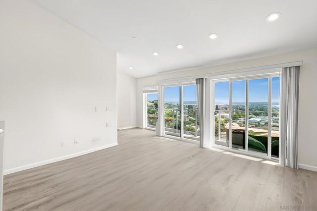 1245 Van Nuys St, San Diego, CA 92109
