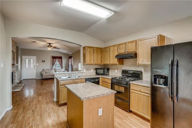17829 Violet LN, Elgin, TX 78621