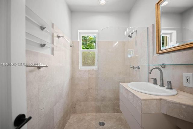 11222 NE 9th Avenue, Biscayne Park, FL 33161