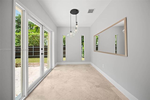 11222 NE 9th Avenue, Biscayne Park, FL 33161