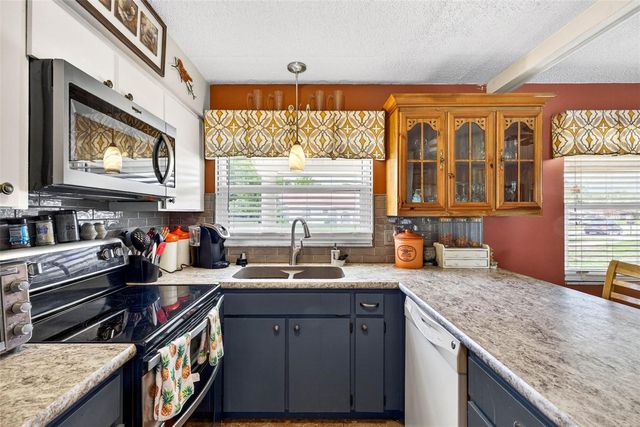 8429 JACQUELINE COURT, Zephyrhills, FL 33541
